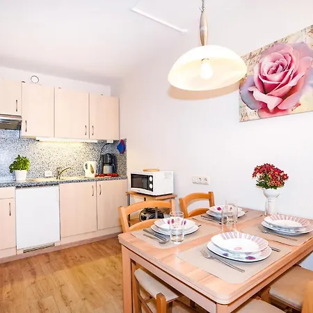 Apartment Fewo Am Meer, Mit Schwimmbad Und Sauna
