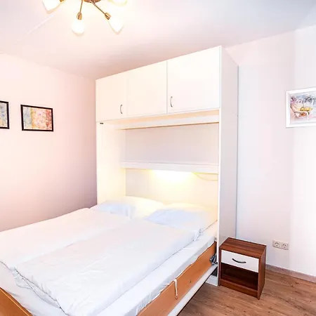 Am Meer, Mit Schwimmbad Und Sauna Apartman *