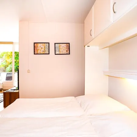 Am Meer, Mit Schwimmbad Und Sauna Apartman